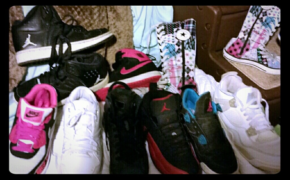 Size 13c thru 7y awesome shoes. Package